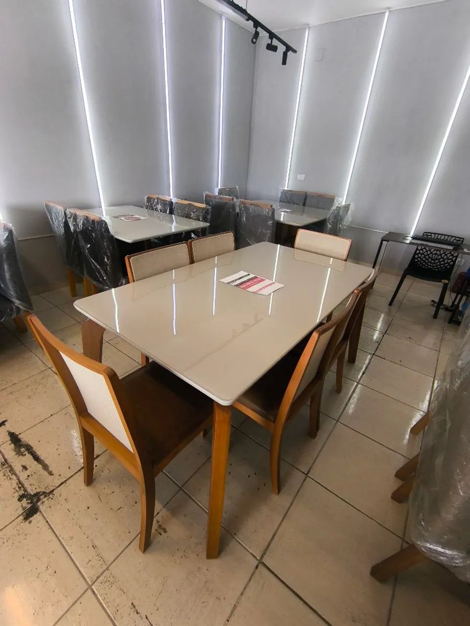 MESA DE JANTAR RETANGULAR+6 CADEIRAS BELÍSSIMAS - Foto 3