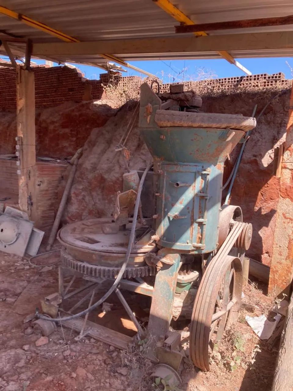 Tijoleira MAN V3 máquina de fazer tijolo maciço 