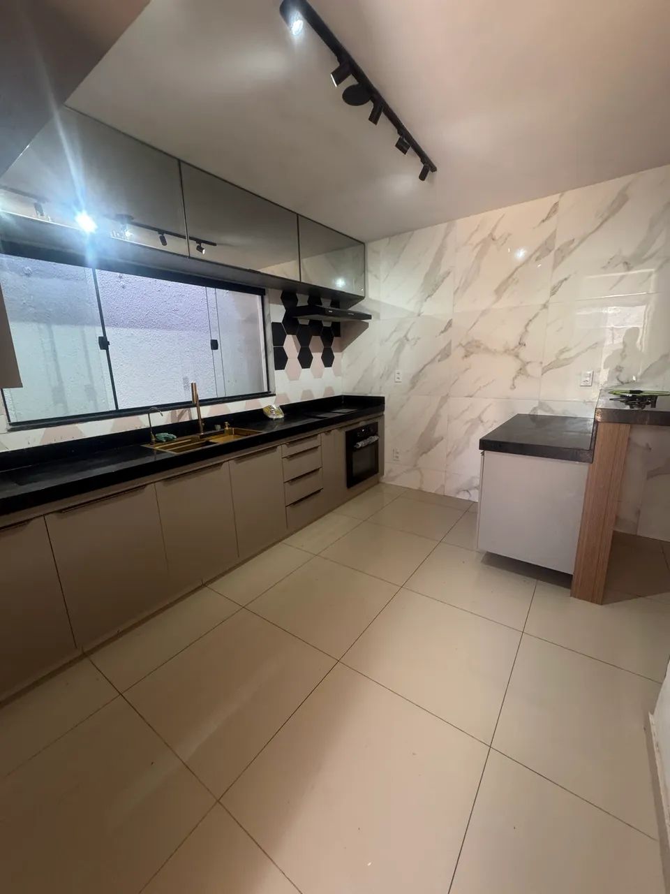 # CASA A VENDA - Tabuleiro - Foto 4