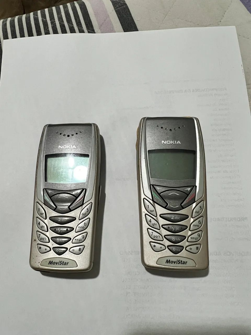 Lote de 7 aparelhos celulares CDMA antigos e alguns acessórios  - Foto 2