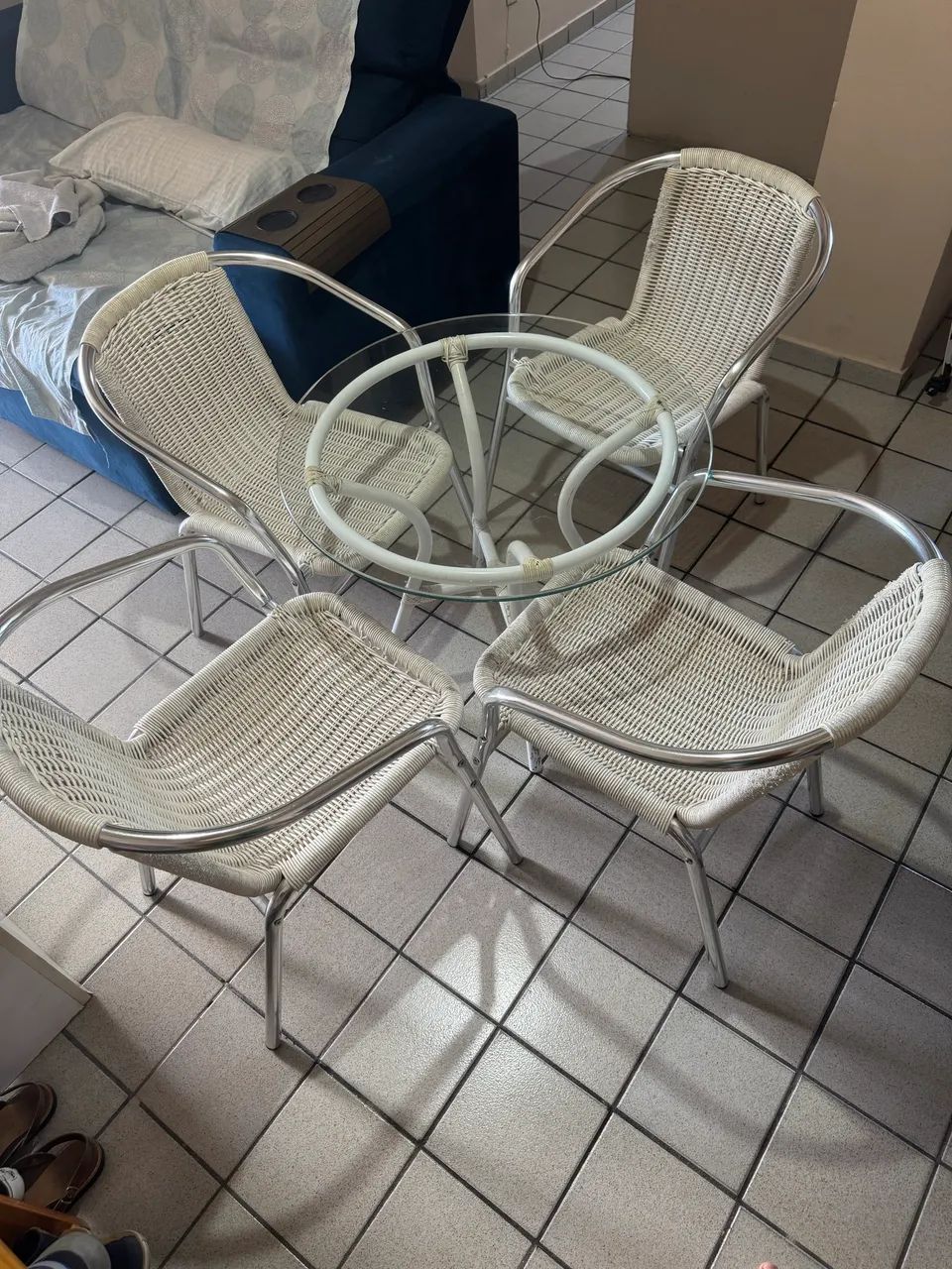 Conjunto de centro com 04 cadeiras - Foto 3