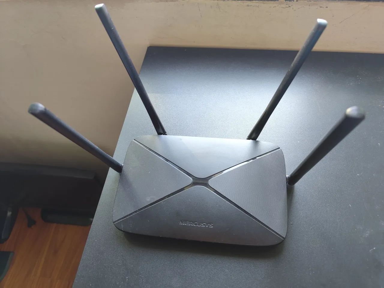 Vendo Roteador Mercusys modelo AC12G 