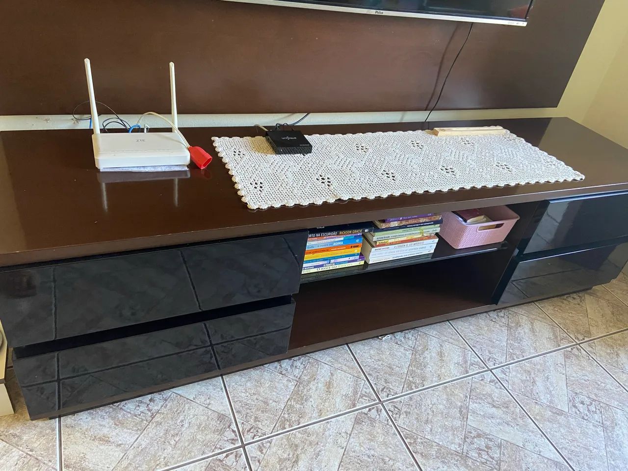 Vendo Lindo Rack com painel em Madeira  - Foto 3
