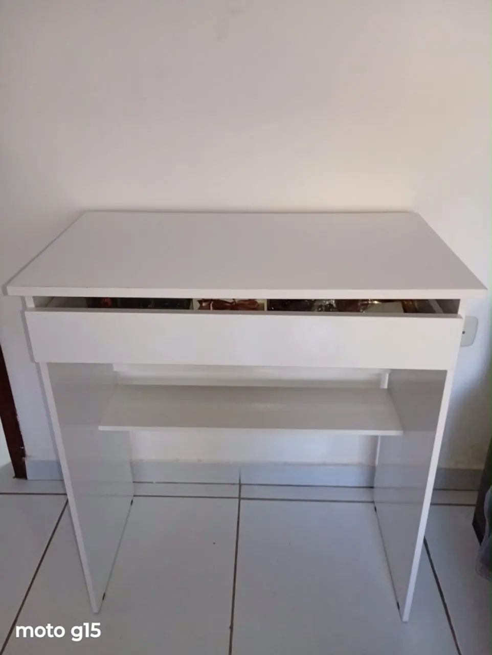 Escrivaninha branca 