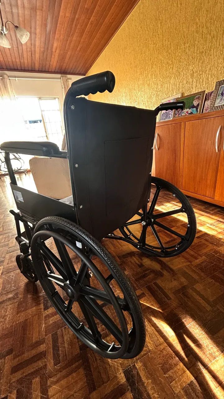 Cadeira de rodas - Foto 4