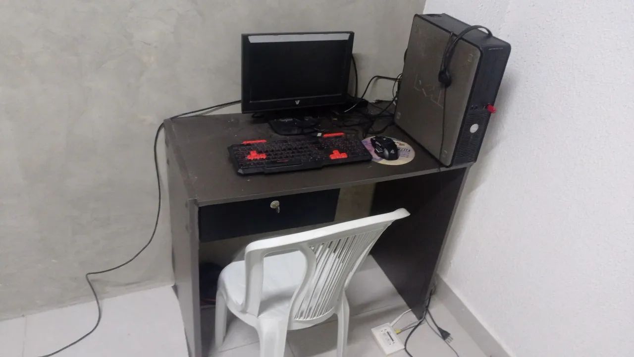 Mesinha de Computador 