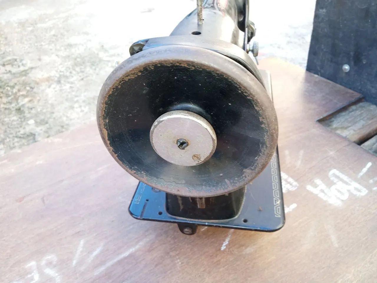Máquina antiga de costura Singer  - Foto 3