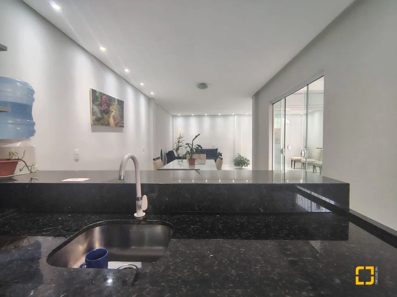 Ampla casa 2 pavimentos - Foto 4