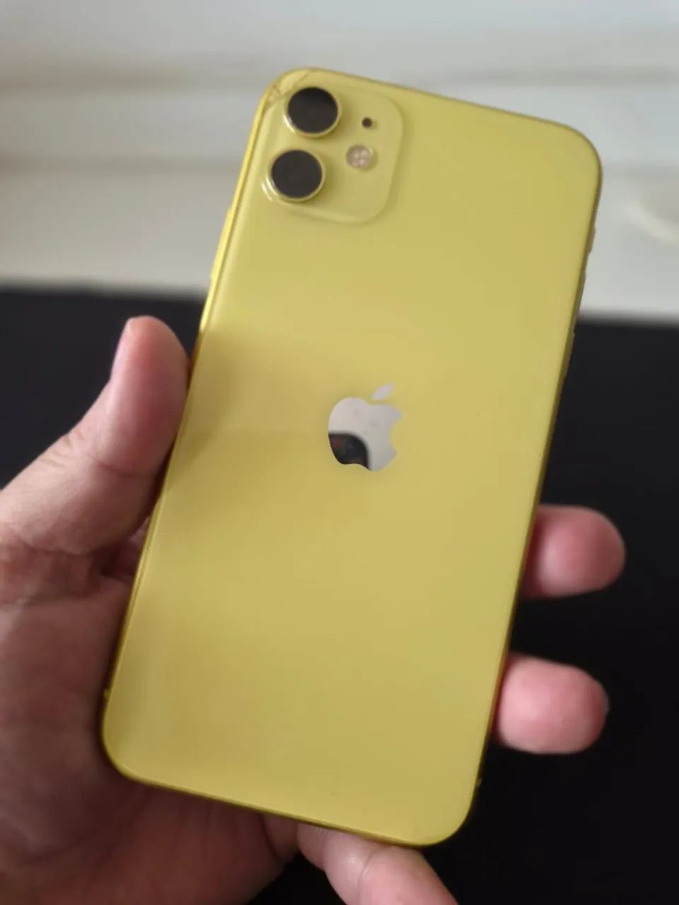 iPhone 11 - 64GB (Amarelo) - Celulares e Smartphones - Palmeira