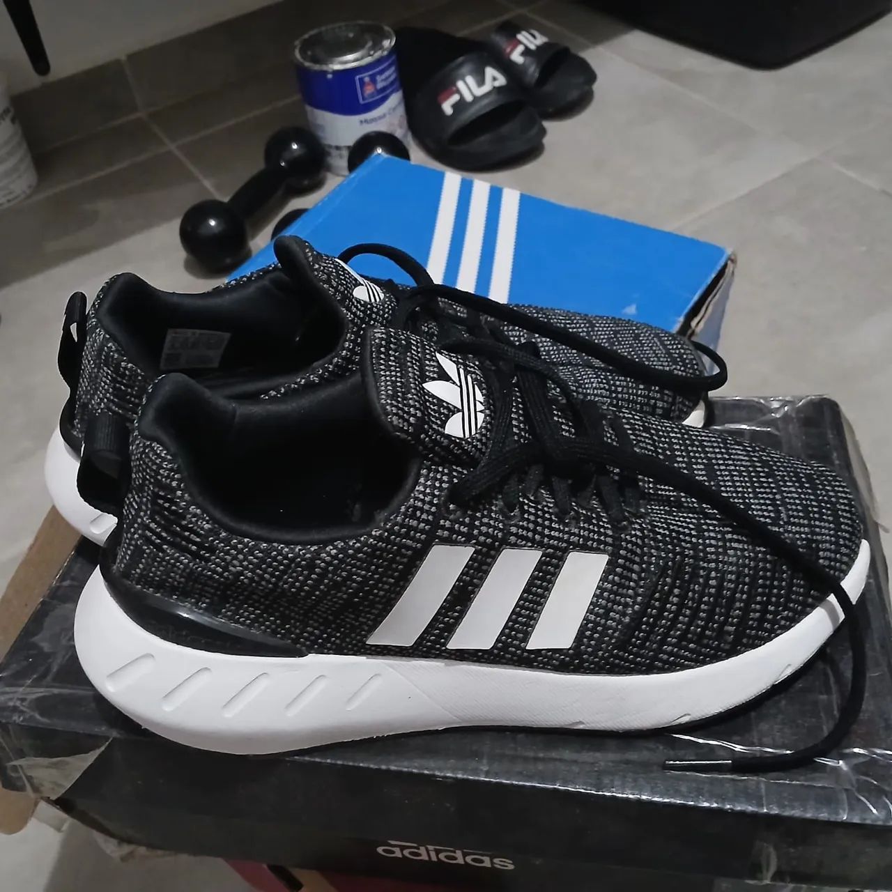 Tênis Adidas 