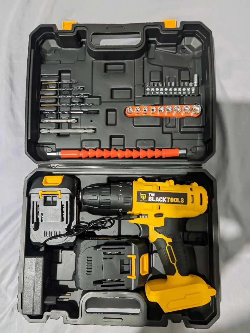 Parafusadeira Furadeira de impacto 21v Black tools 2 baterias 