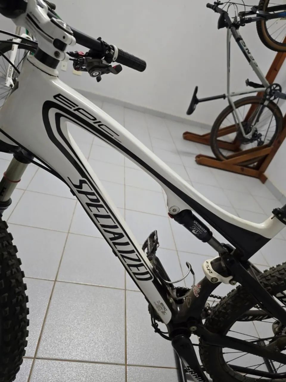 Specialized Epic Full em ótimo estado de conservação - Foto 4