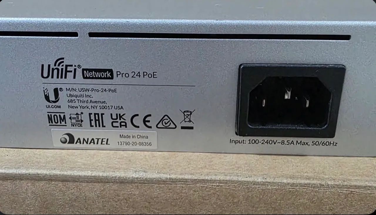 Switch Ubiquiti Pro 24 POE - Foto 2
