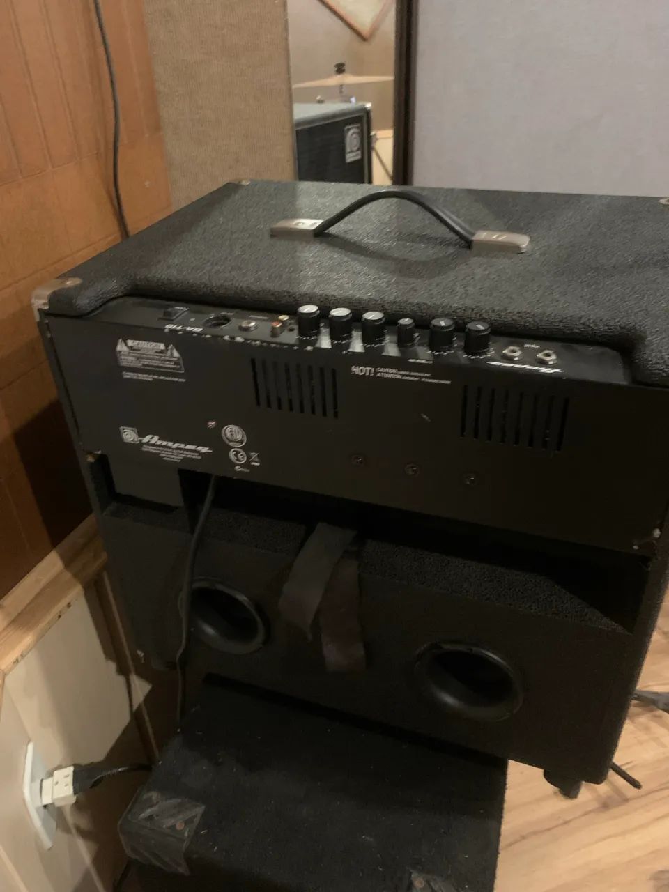 Ampeg BA-115 メンテナンス済 完動品 Amplificador de Baixo Ampeg BA115 - Instrumentos musicais - Santa