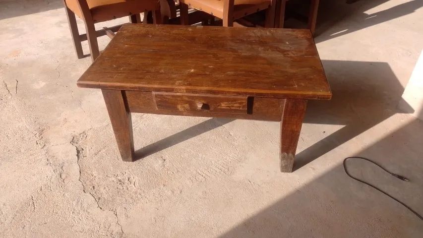 Mesa de Centro Rústica em madeira maciça 