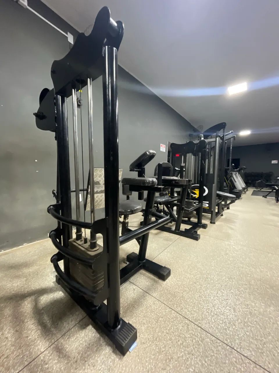 Máquina de glúteo 4 apoio 4 polegadas  - Foto 2