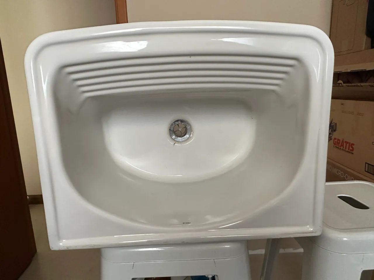 22-Liter White Tank