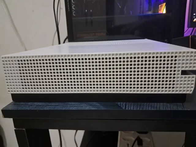 Xbox one usado com 2 controles - Foto 2