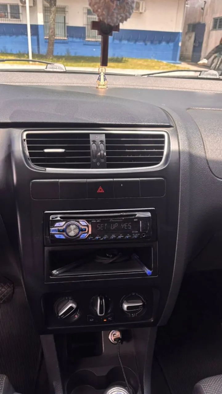 Volkswagen Fox 1.0 MI Total Flex 8V 5P 2012 - Foto 5