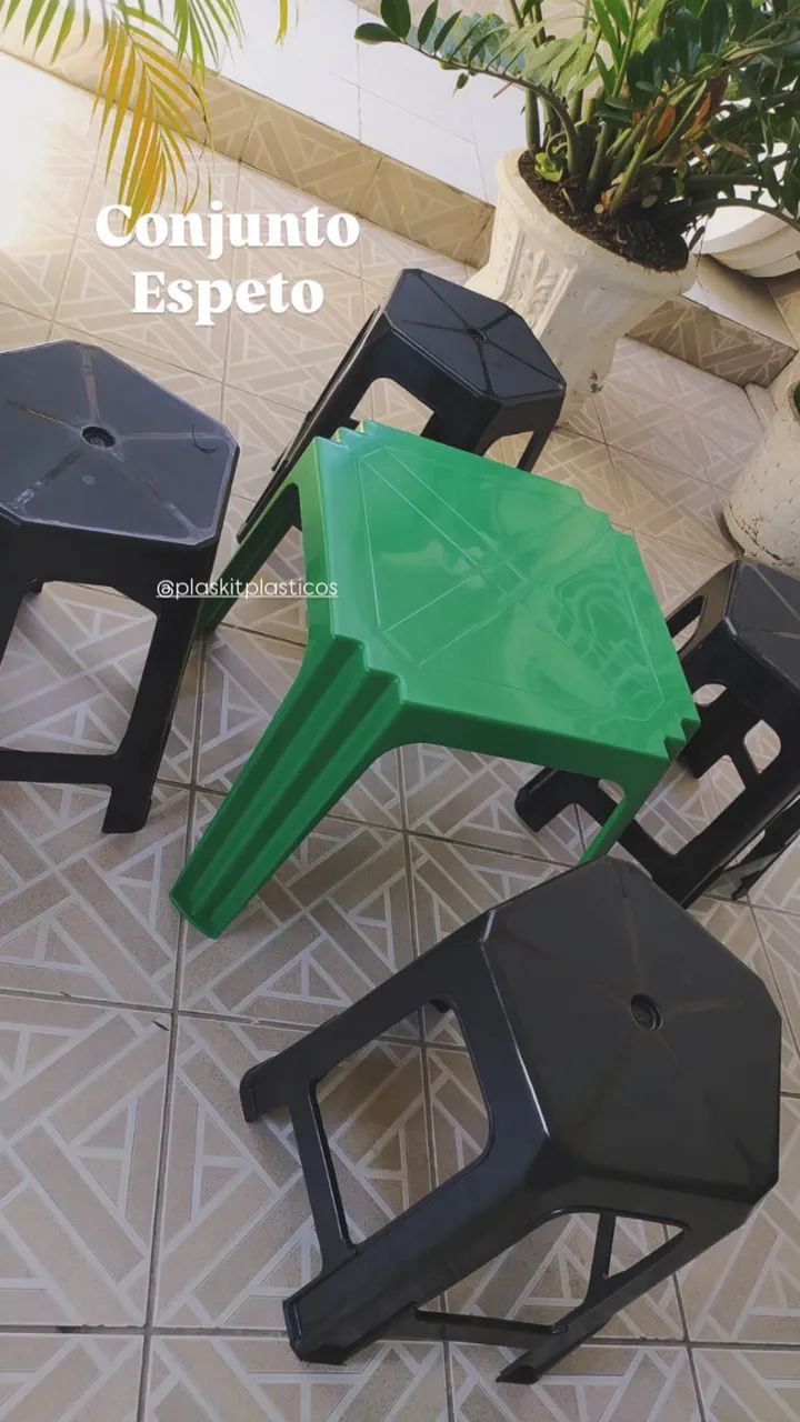 Conjunto mesinha com 4 bancos  - Foto 3