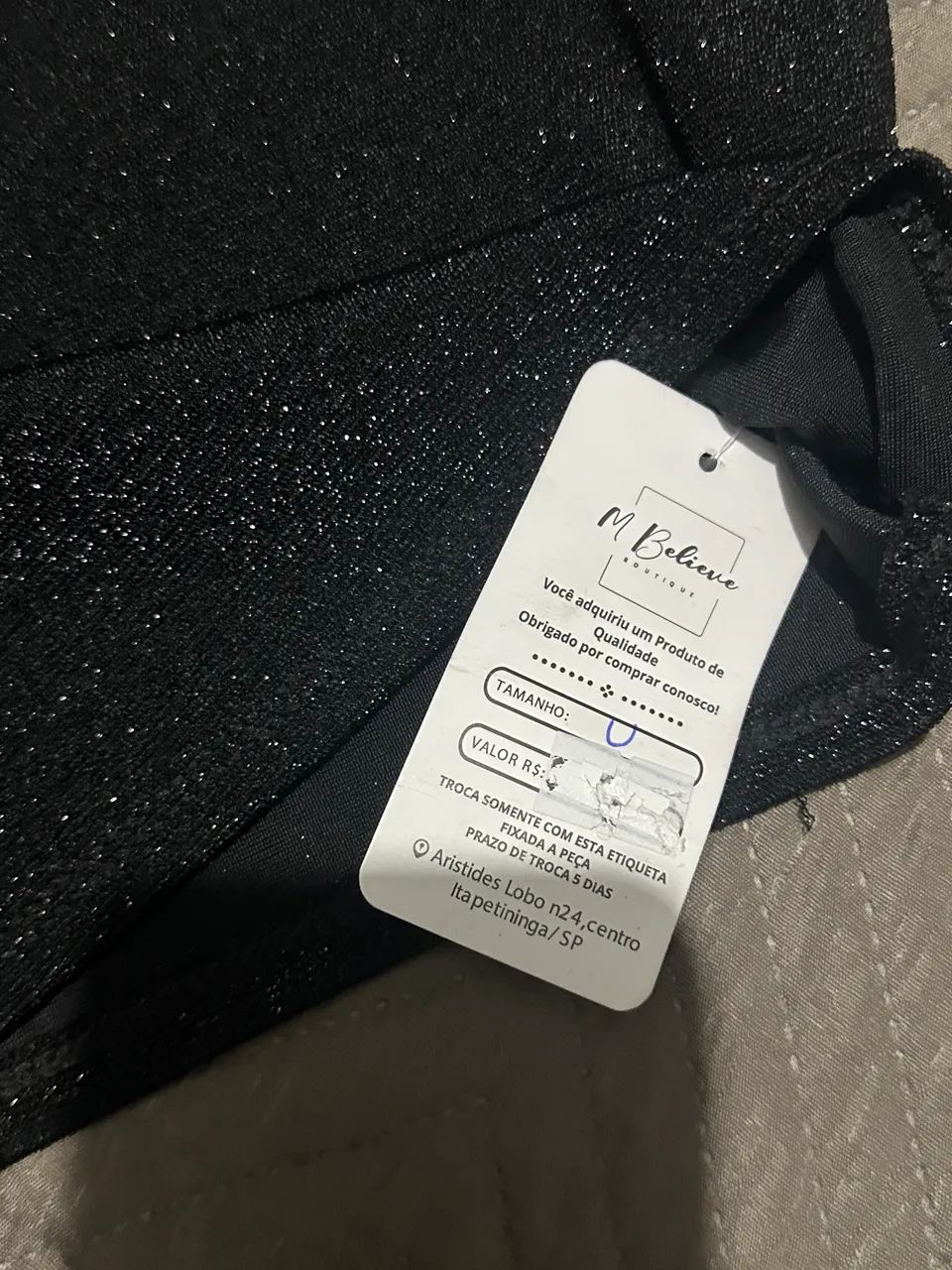 Cropped Preto Com Etiqueta - Foto 2