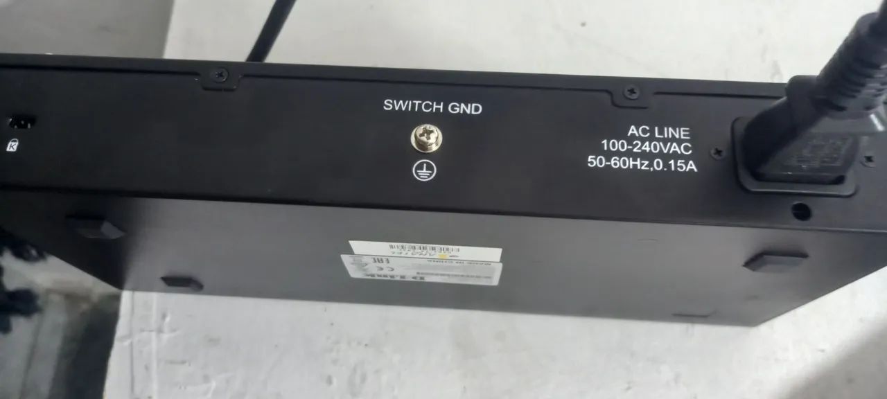 Switch D-LINK modelo DS -1924D Roteador TP-LINK - Foto 2