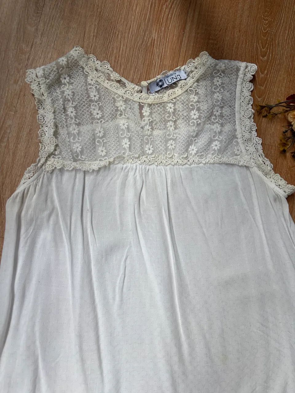 Batinha com detalhes em renda, tamanho M - Foto 4