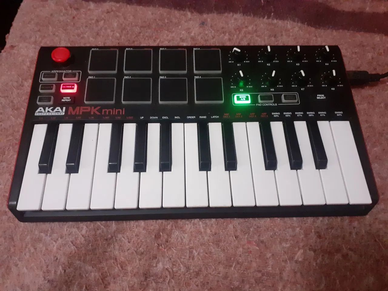 Controlada mid Akai 