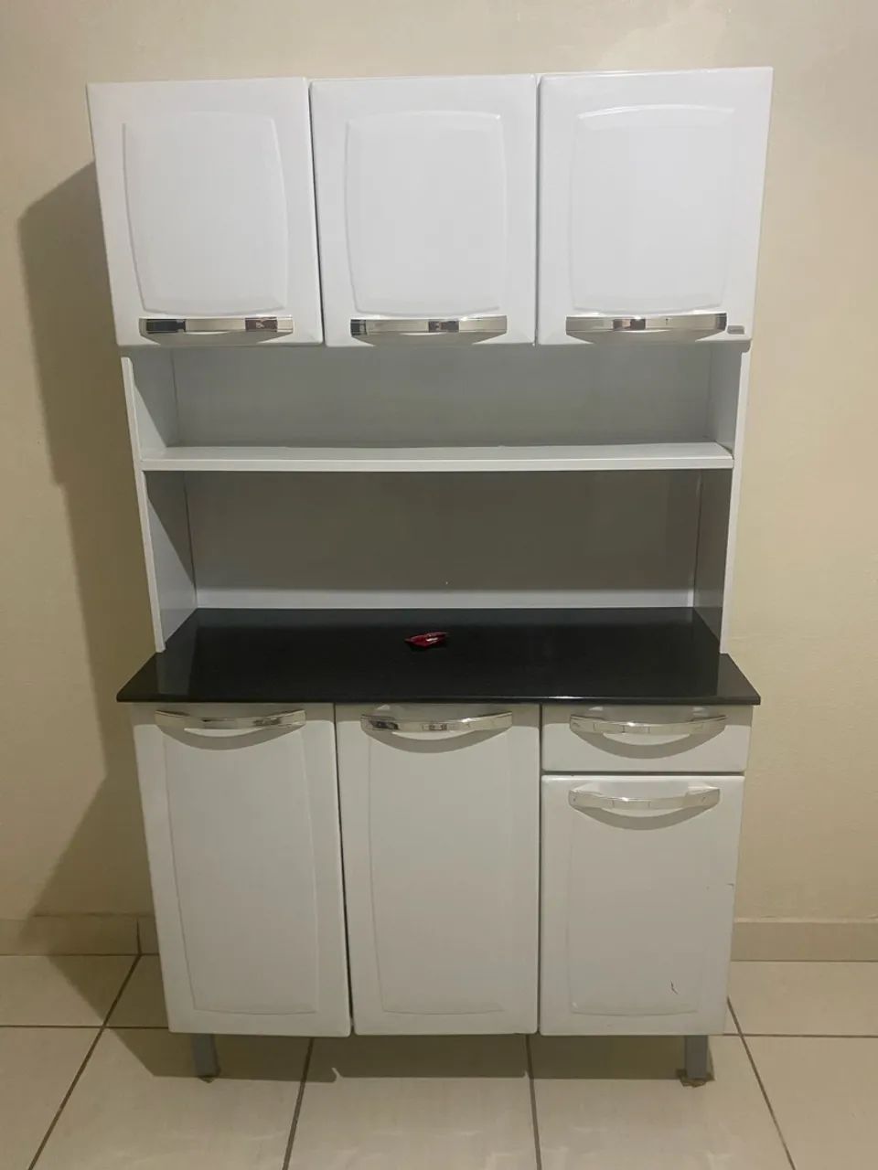 Vende-se um armário 