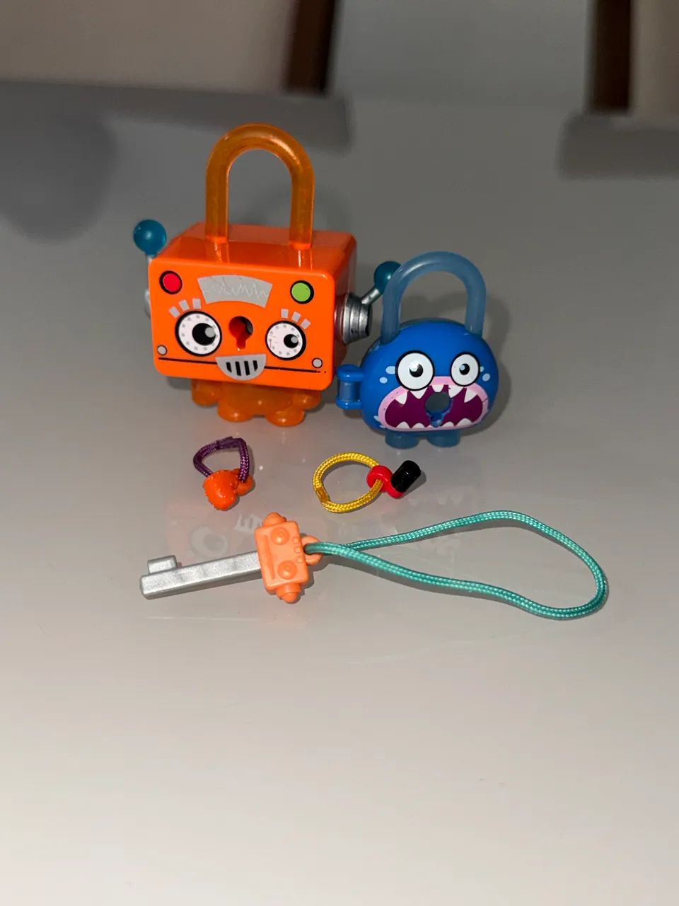 Lock Stars Robô Laranja