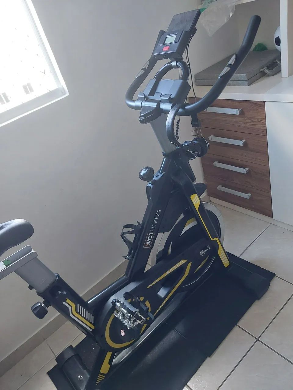 Bicicleta magnética nova,0 barulho - Foto 5