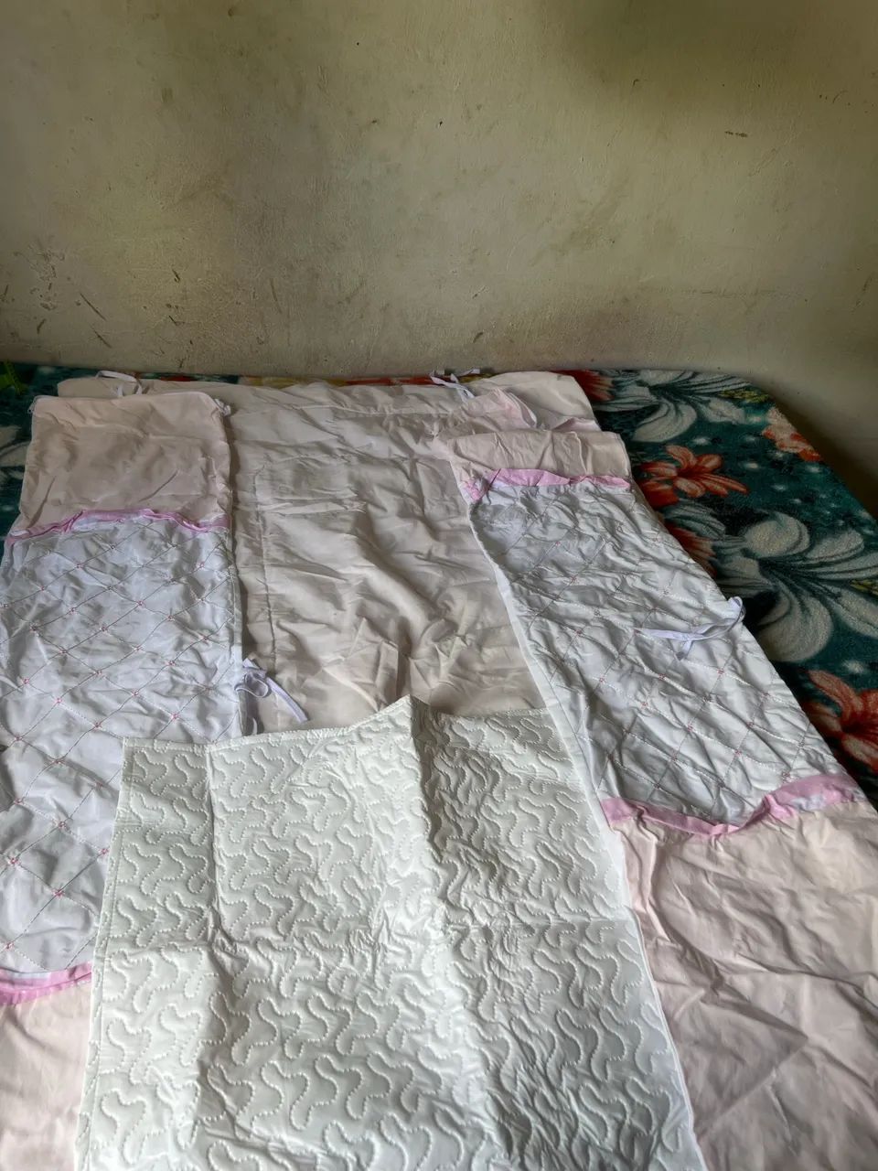 Kit de berço rosa e branco - Foto 2
