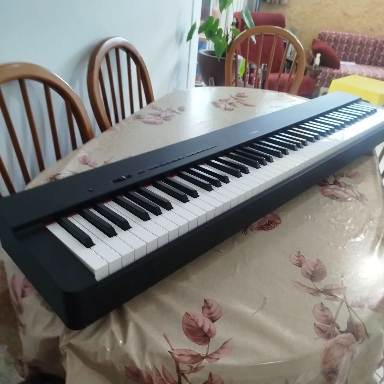 Pianos Yamaha P225 impecável  - Foto 4