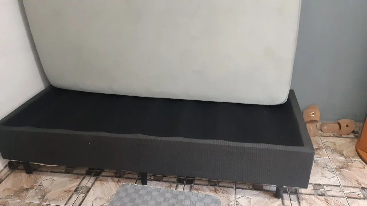 Vende-se cama de solteiro com colchão  - Foto 3
