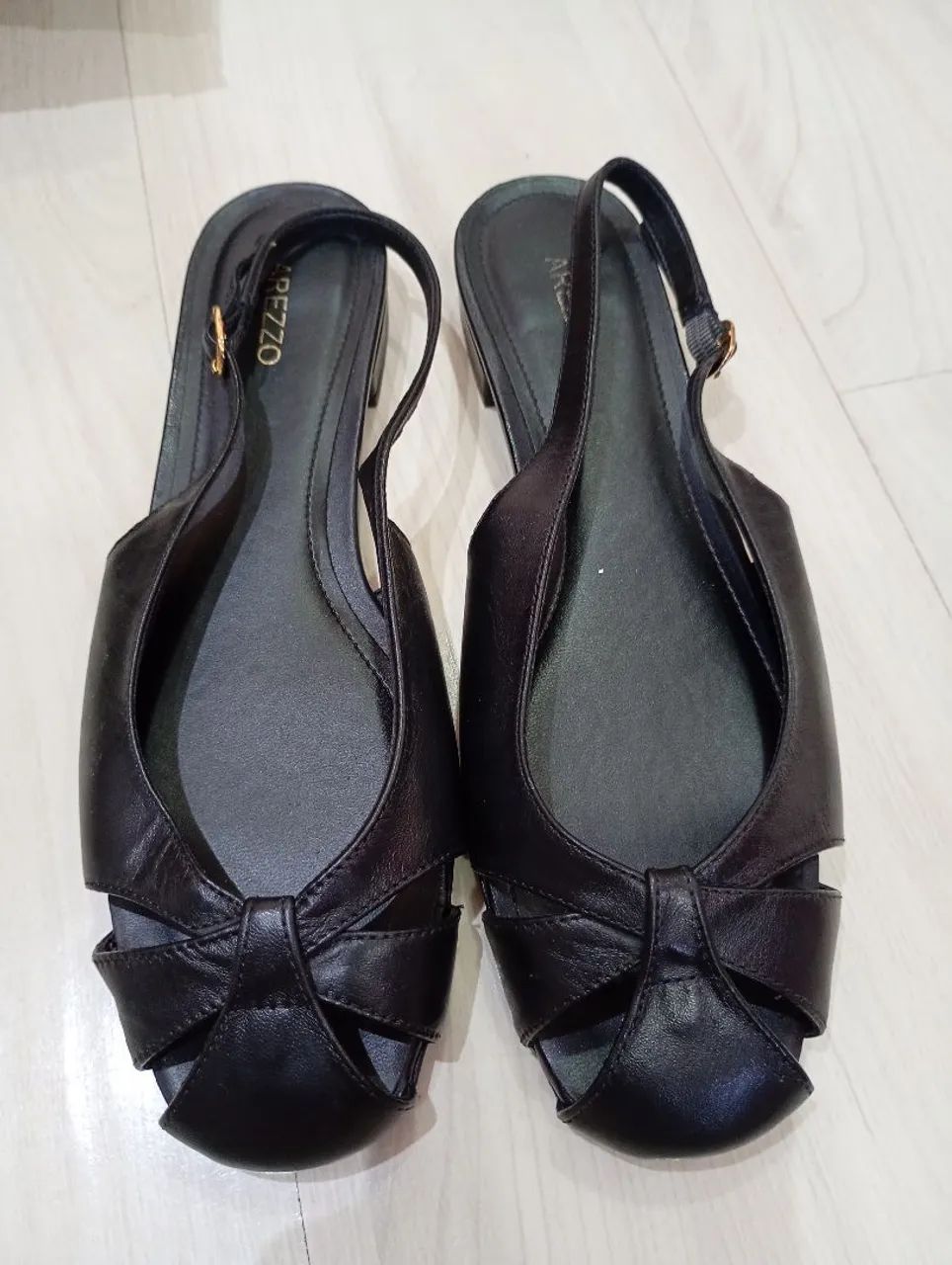 Sapatilha Preta Couro Slingback Cabedal Vazado