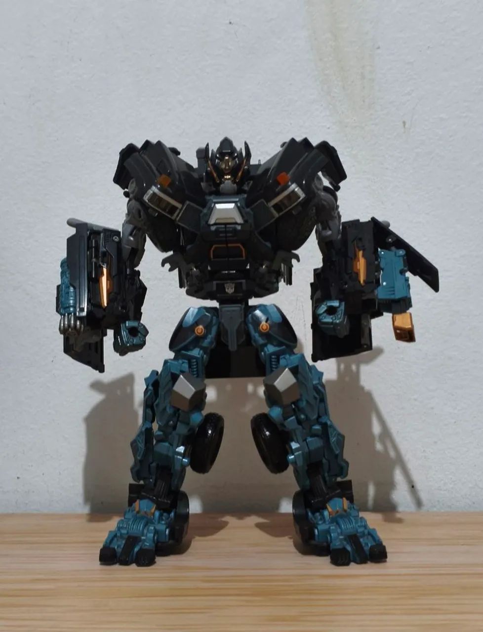 Transformers DOTM Leader Class Ironhide 2011 - Mechtech - Completo c/ Eletrônicos
