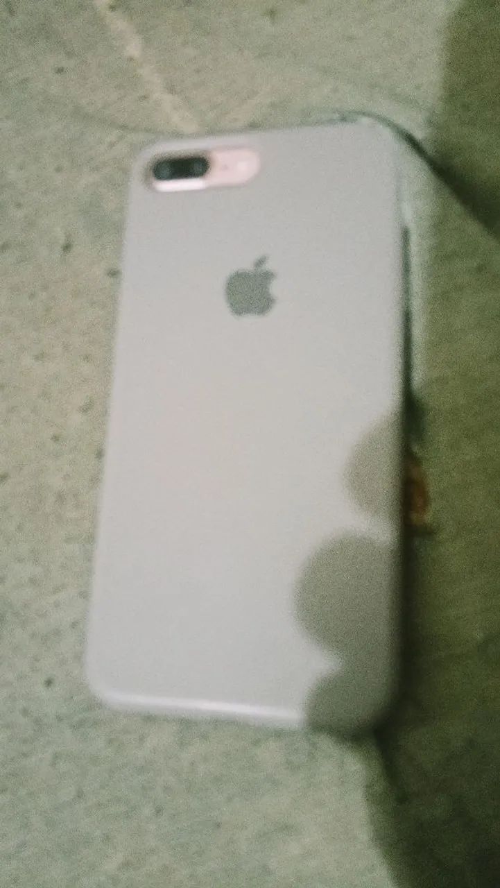 iPhone 7 plus 128 GB leia o anúncio  - Foto 5