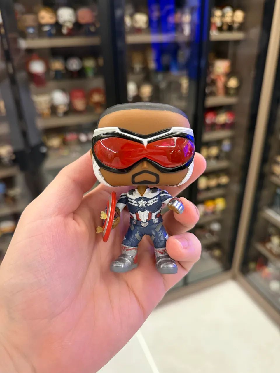 Funko Capitão América 818 Amazon Exclusive - Sem Caixa