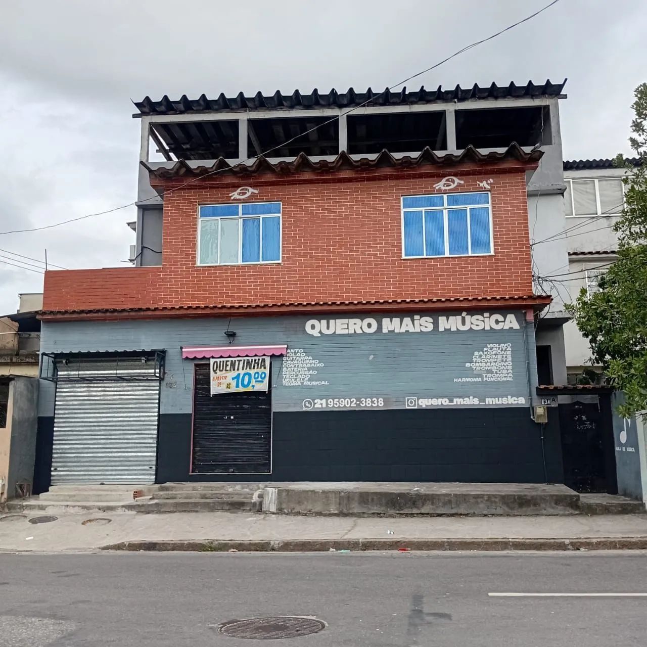 Prédio "  02 quartos sala cozinha varanda banheiro 