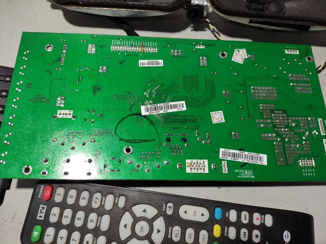 Placa principal tv cce LT32 G - Foto 2