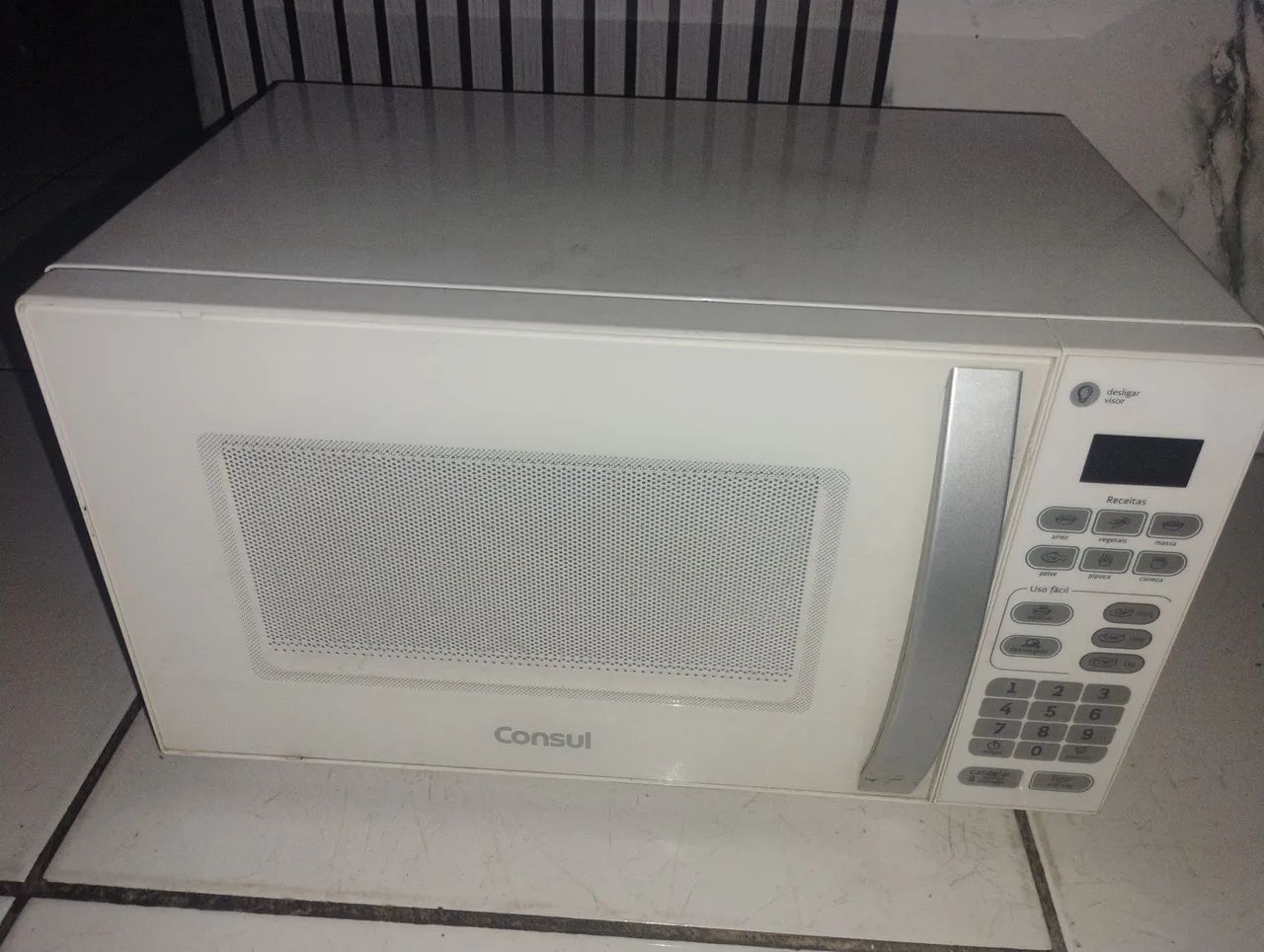 Microondas Cônsul 20L - para retirada de peças 