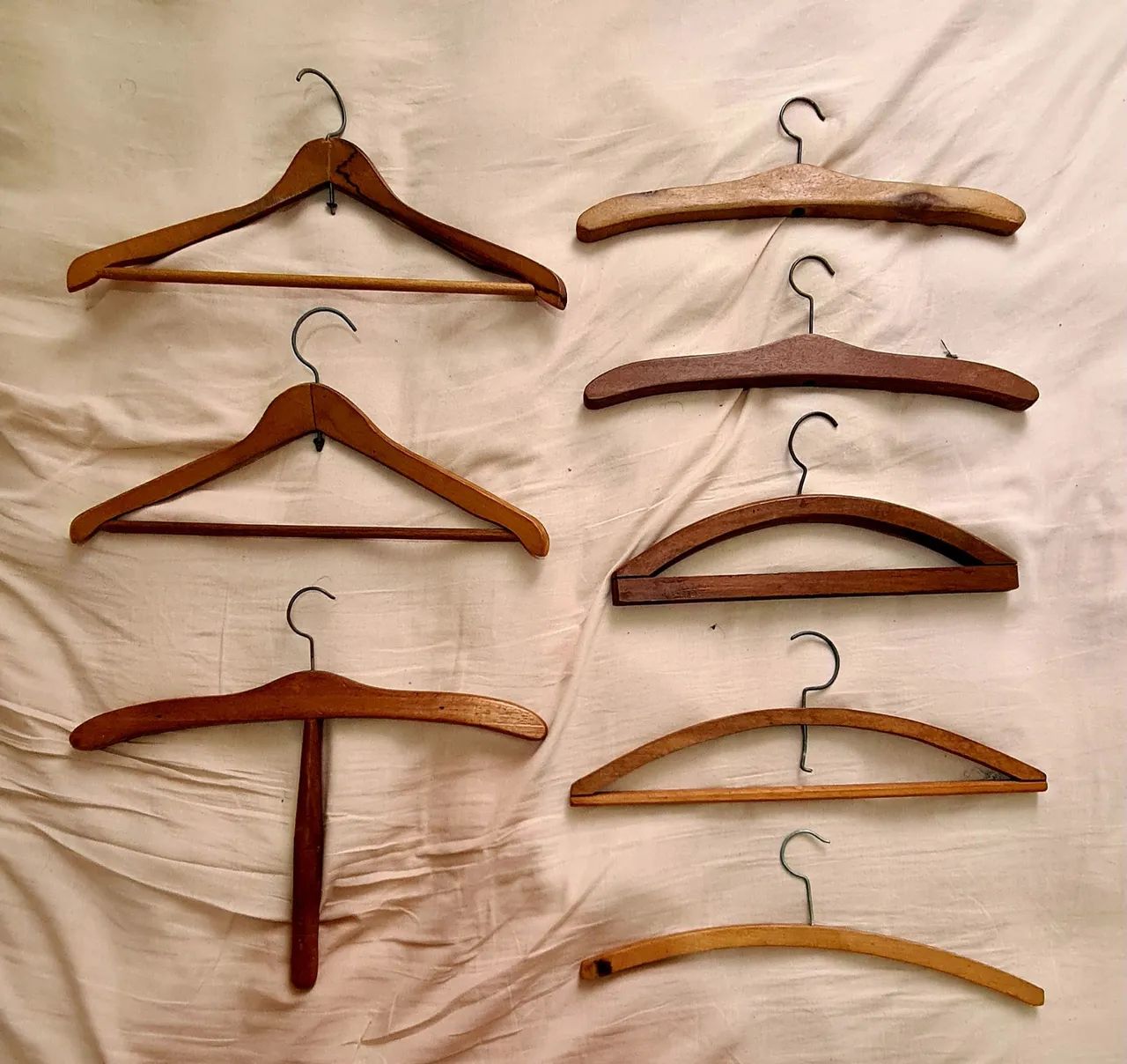 Conjunto de 8 Cabides de Madeira