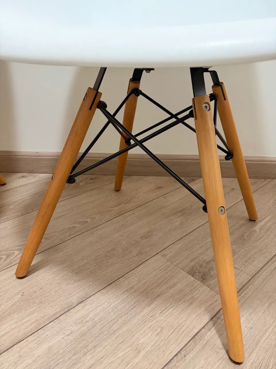Kit com duas cadeiras estilo Charles Eames - Foto 5