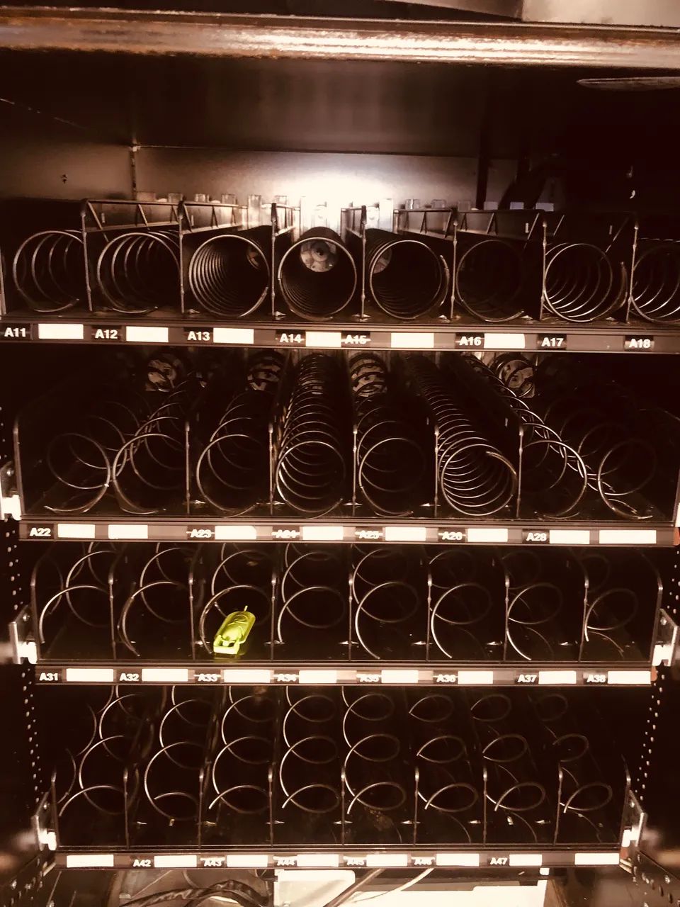 Vending machine / máquina de café e snacks  - Foto 4