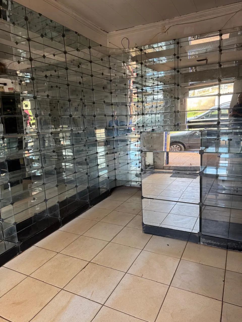 Vitrine e prateleiras de vidro para farmácia  - Foto 5