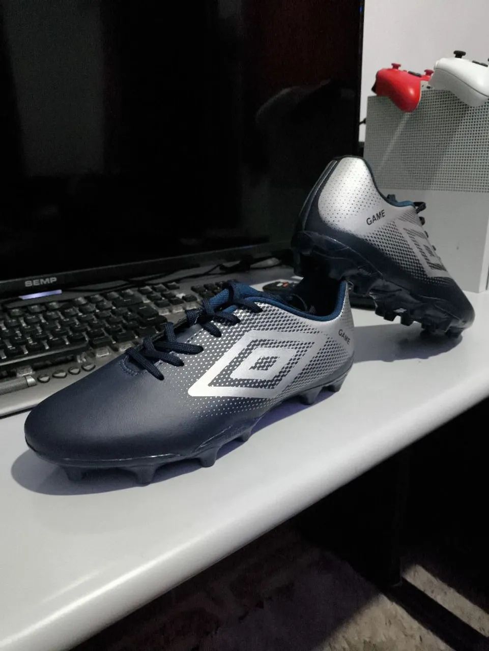 Vendo Chuteira Umbro Campo  - Foto 2