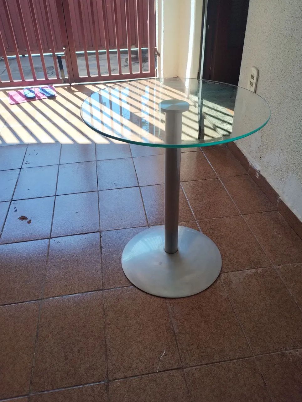 Mesinha redonda de vidro - Foto 2