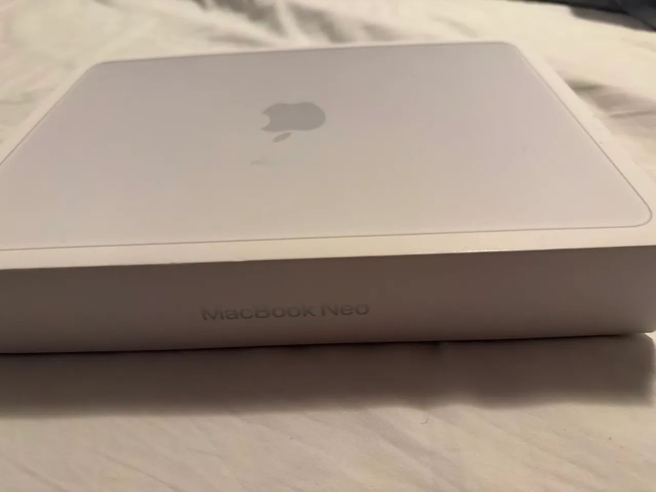 MacBook Neo prateado 256GB - Foto 2