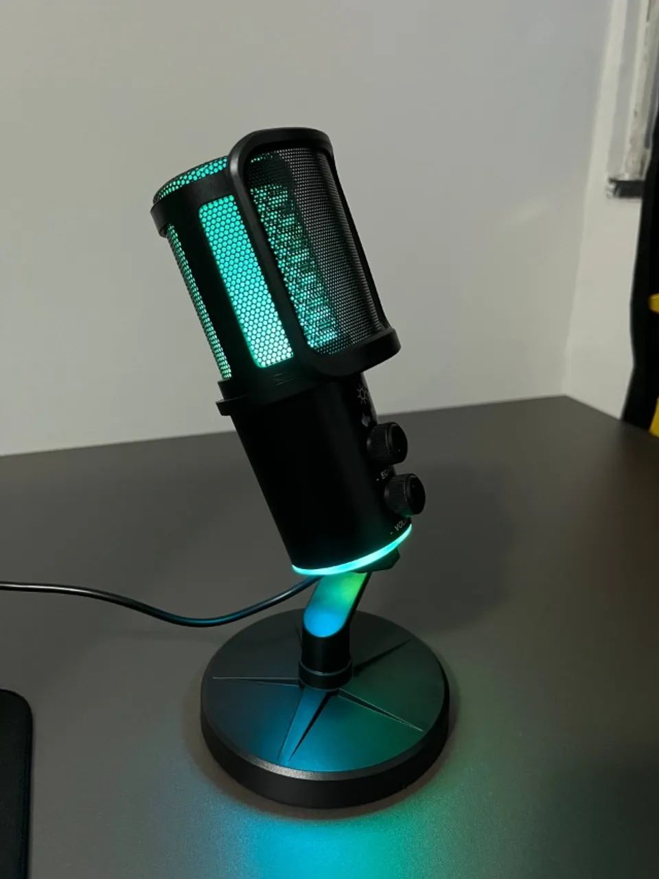(Novo) Microfone de Mesa com RGB