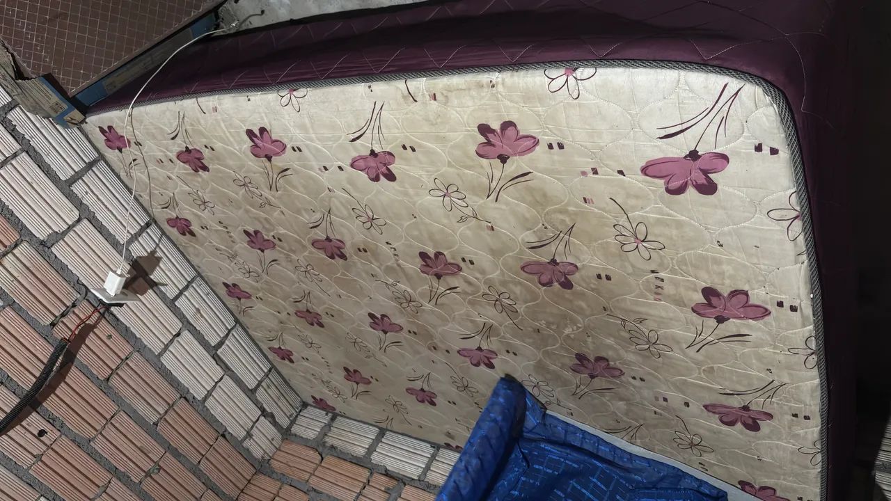 Desapego: Cama de Solteiro Muito Bem Conservada! - Foto 4